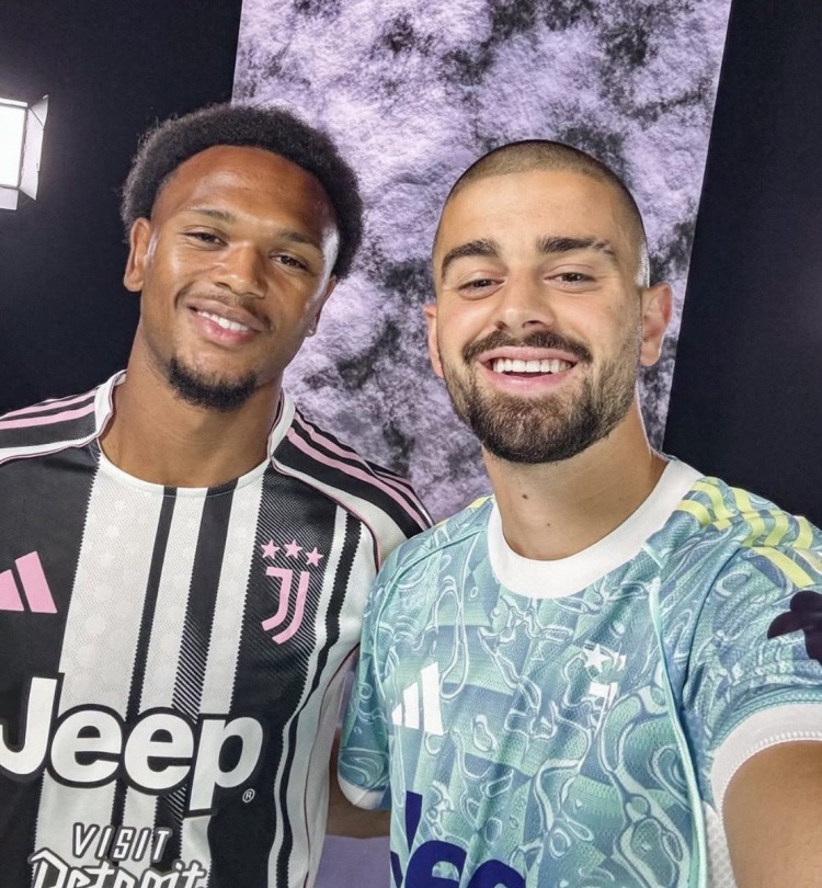 kaiyun网站-跟队记者：尤文将在今天20点30分，为奥蓬达和热格罗瓦召开发布会