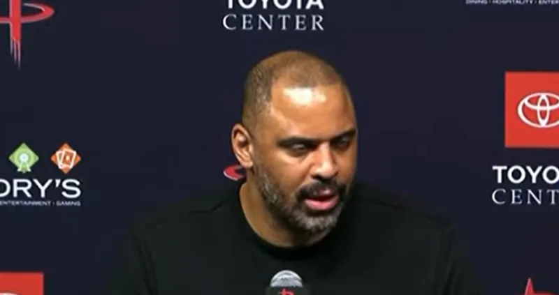 开云官方-乌度卡谈失误多：对手没做什么特别的，是我们自己在送分