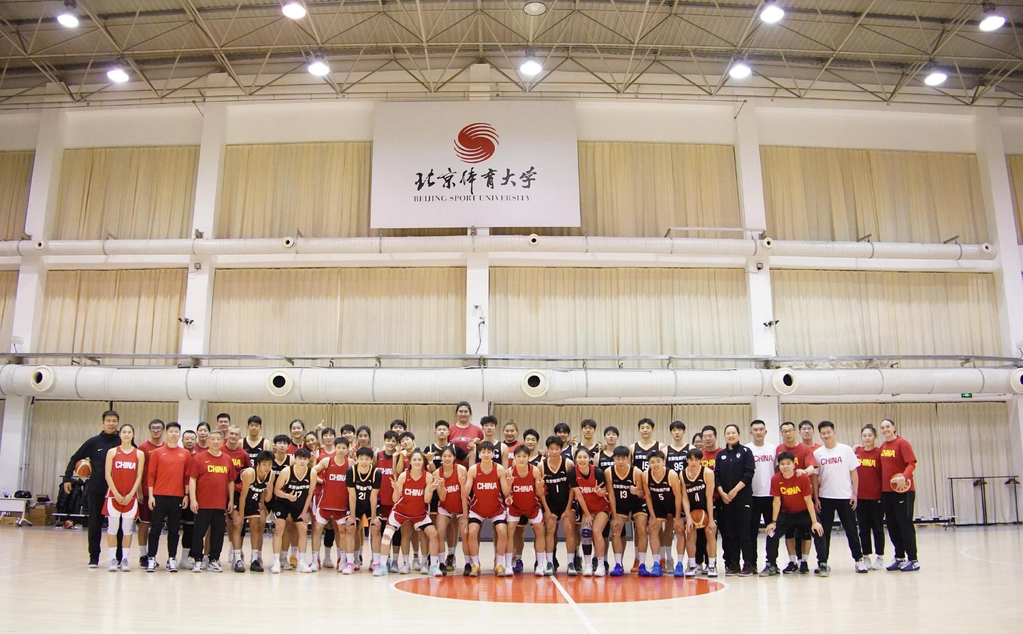 kaiyun网站-中国女篮最新备战曝光！2米26女姚明+30岁王牌到队，95一代仅1人